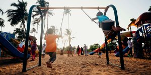 Columpios en la infancia